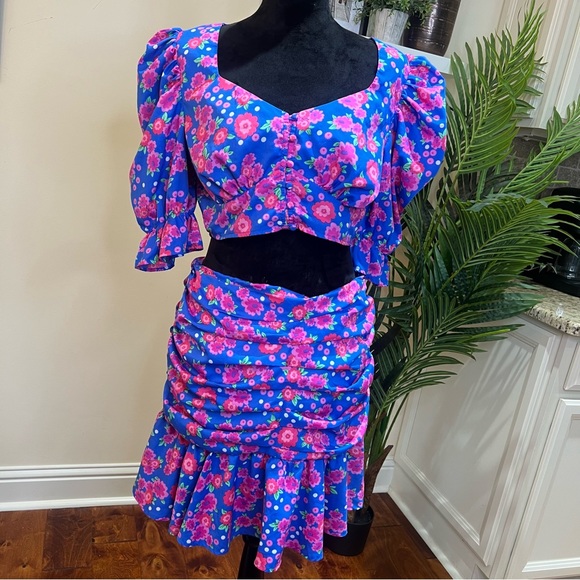 ‼️SALE‼️Boohoo DITSY FLORAL PUFF SLEEVE TOP & RUFFLE MINI SKIRT SET 10 - Picture 2 of 9